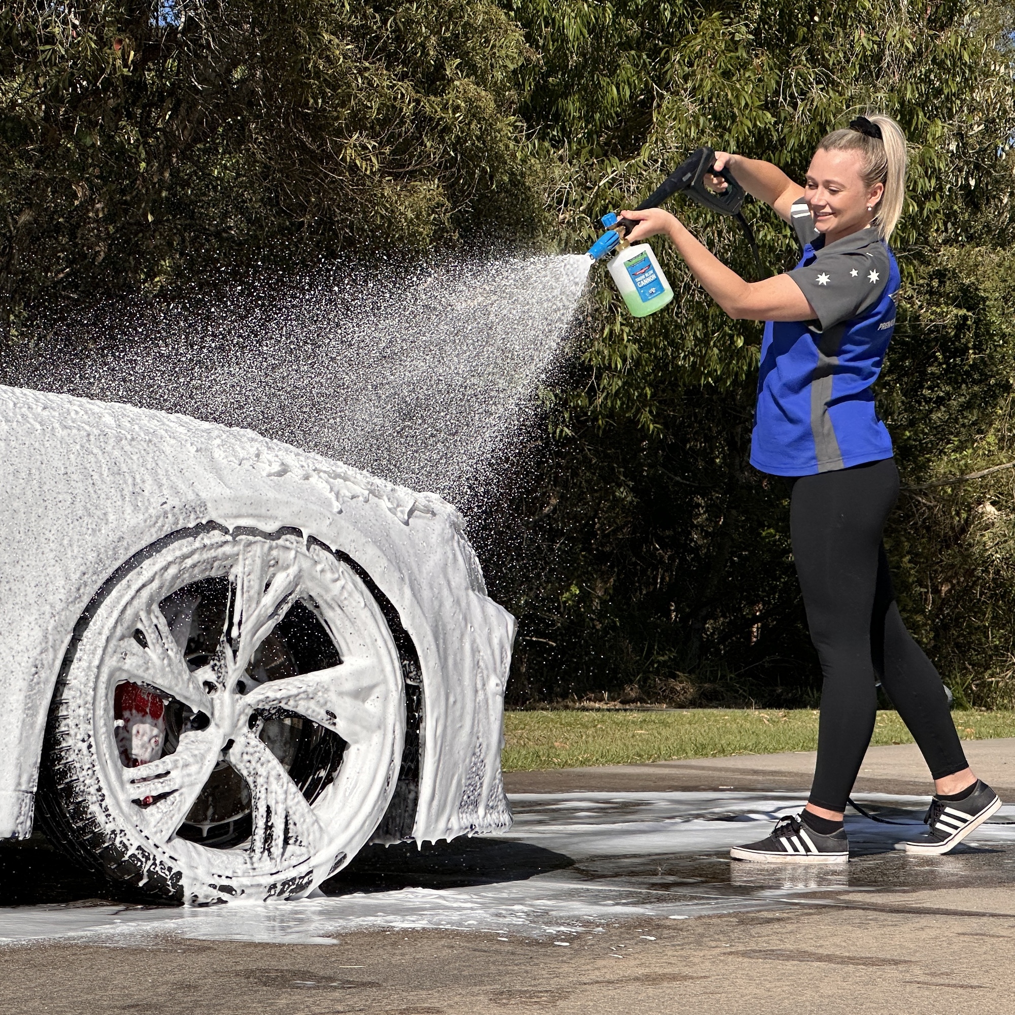 Bowden's Own - Using the Snow Job Foam Cannon // Supercheap Auto 